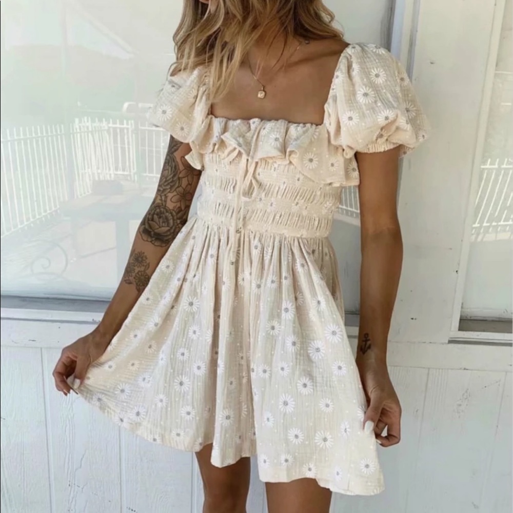Ruffle Daisy Boho Floral Gypsy Dress Tan - Picture 2 of 6